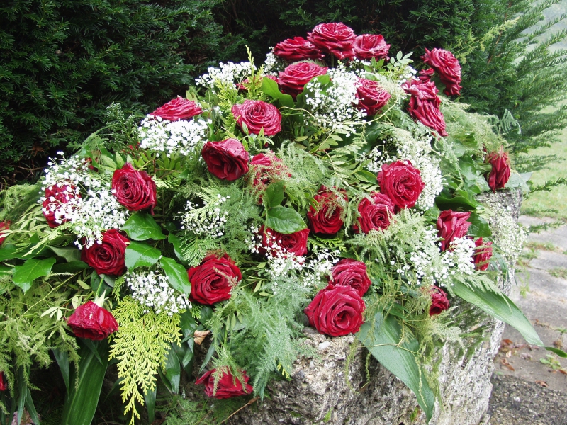 funeraire-MONTFORT SUR ARGENS-min_roses-61203